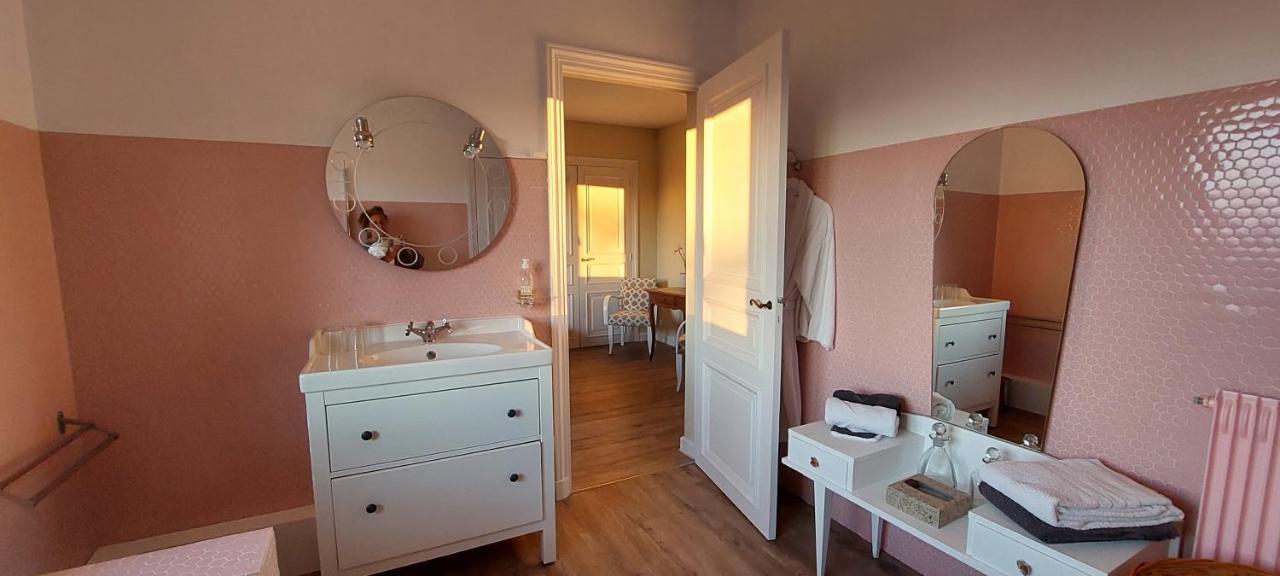 Chambres D'Hotes Le Relais Globe Trotteur Montaigu  Exteriör bild
